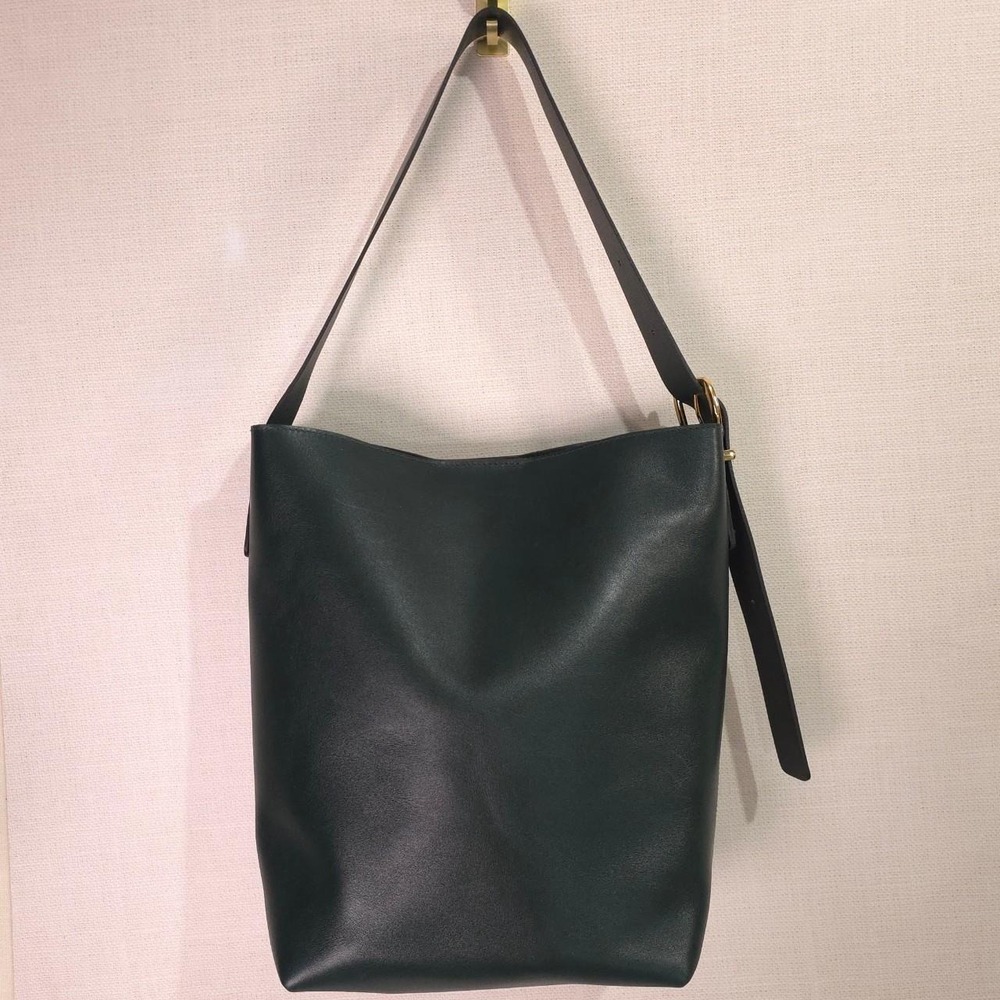 Madewell Essential Bucket Tote Leather Bag NWT - Picture 2 of 7